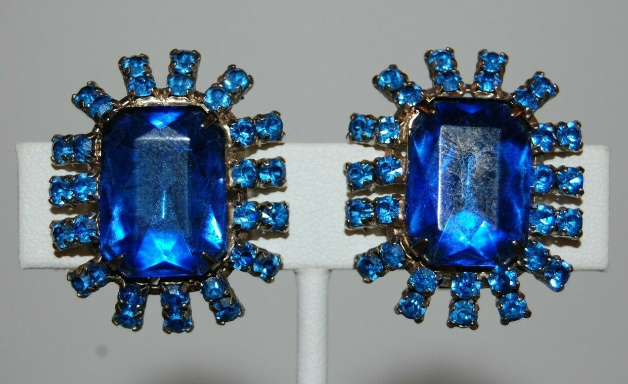 ELEGANT VTG COUTURE LARGE BLUE CRYSTALS SILVERED METAL STATEMENT CLIP EARRINGS