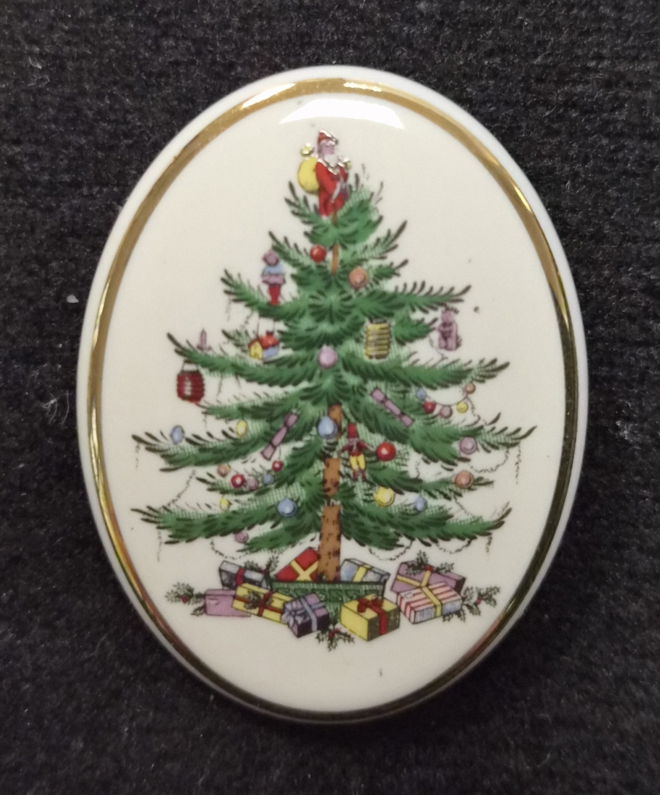 Vintage 90’s Signed Spode Christmas Tree Oval Porcelain Pin / Brooch