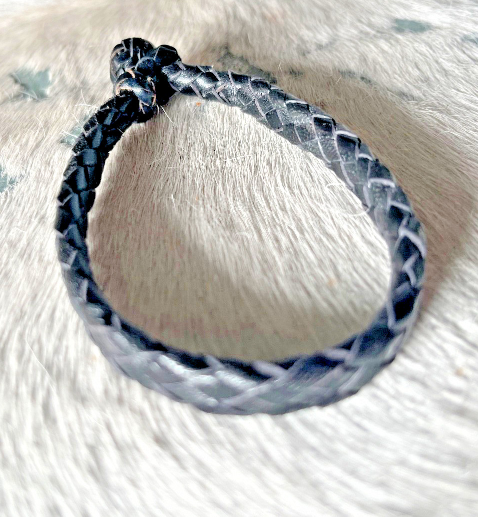 Western Mens Bracelet 9 x 3/8 in Flat Braid Leather Knot Cowboy Black