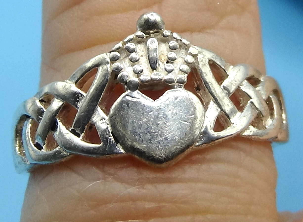 Vintage 925 Sterling Silver Celtic Knot Heart Claddagh Ring 6