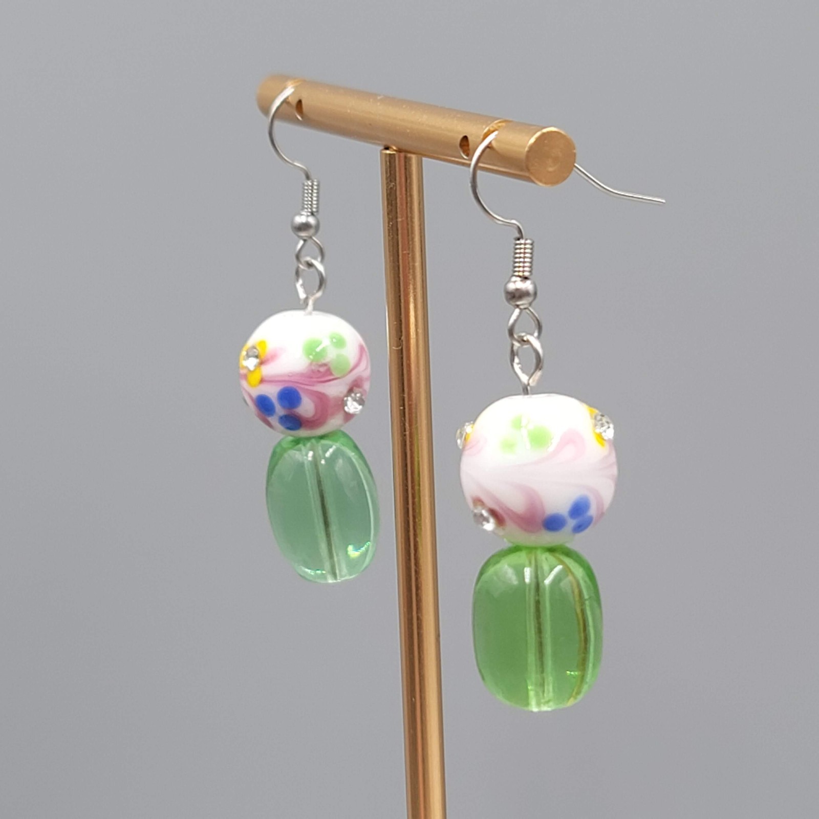 Multicolor White Art Glass Bead Green Pierced Earrings Silver tone Dangle 1 3/8″