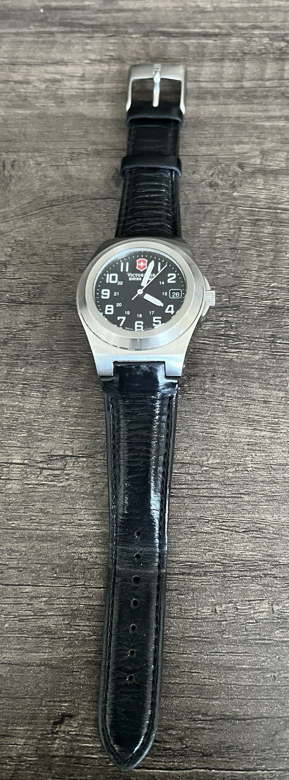 Victorinox Swiss Army Men’s In Original Packaging with Swiss Army Knife Watch