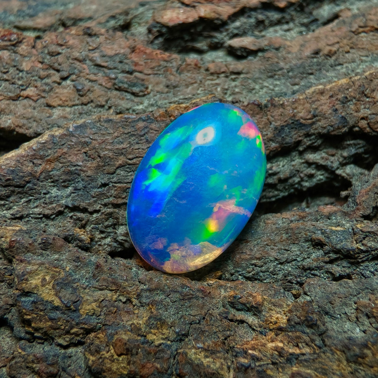 4.70 Ct Opal Rainbow Fire Natural Ethiopian White Loose Opal Gemstone 16x11x5 MM