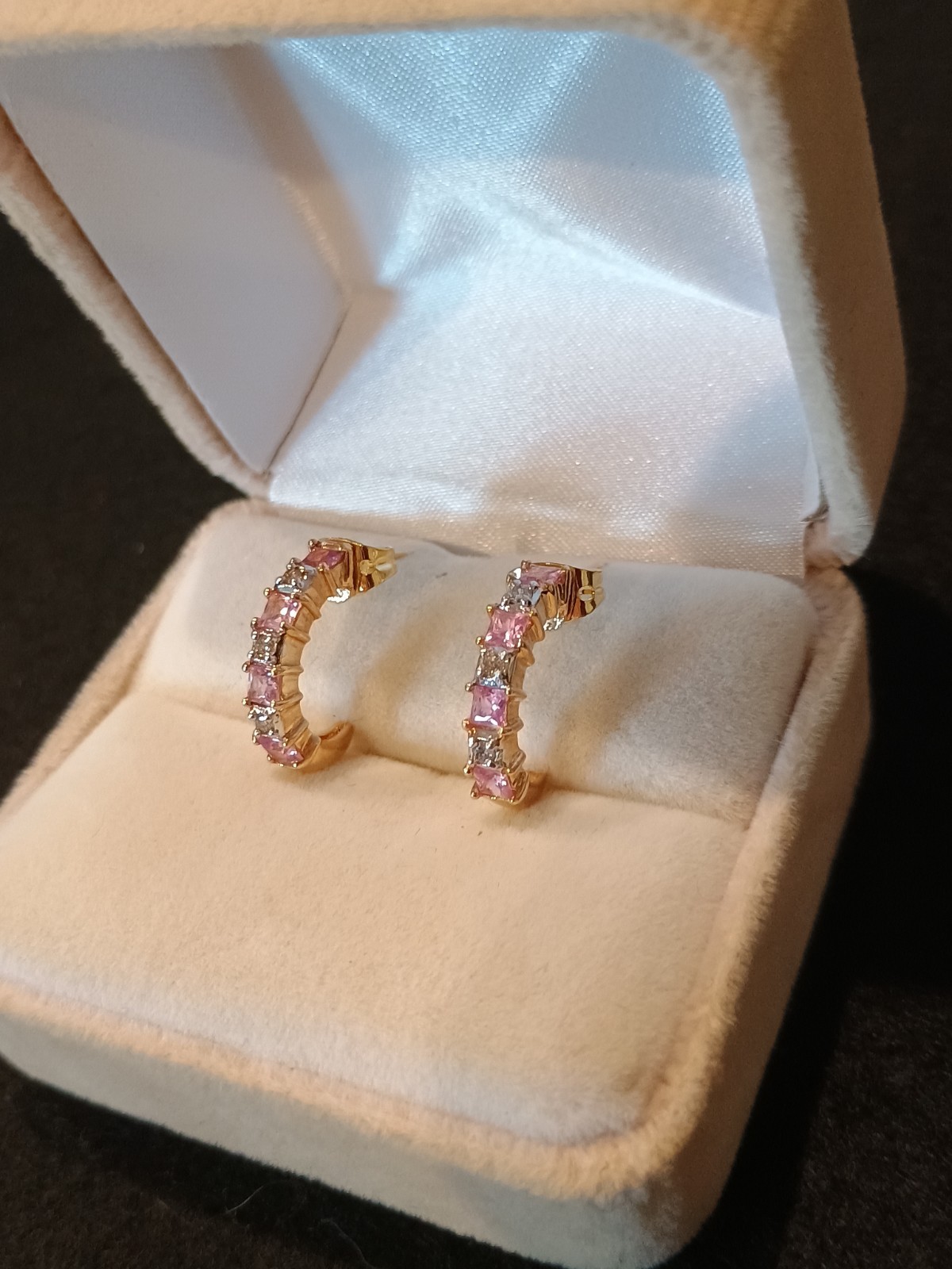 ALWAND VAHAN 10K YELLOW GOLD PINK SAPPHIRE DIAMOND J HOOK EARRINGS 2.4 GRAMS