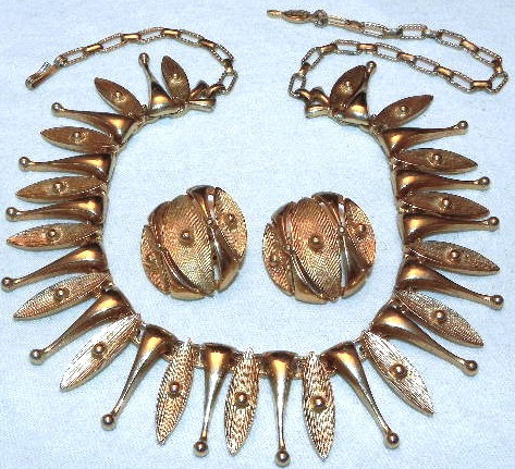 Vintage Sarah Coventry Gold Tone Beaded Linear 16″ Choker Necklace Earring Set