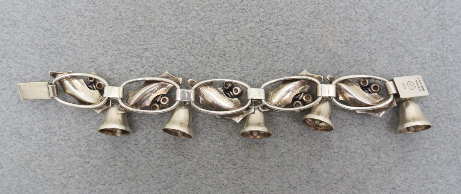Damaso Gallegos Sterling Silver Bracelet Jingle Bells Holly 45 Grams 7″ Taxco