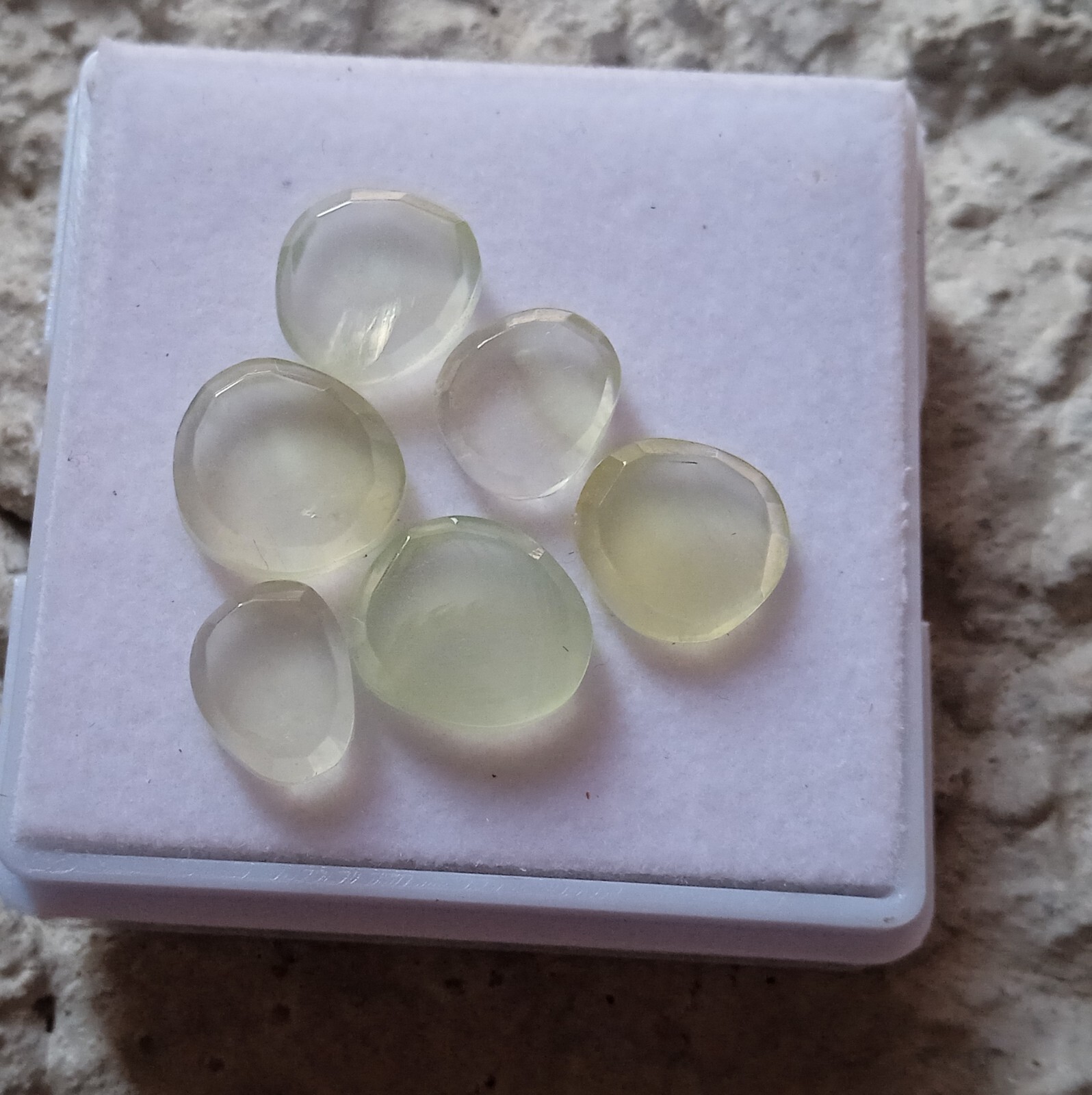 15 Carat Natural Mint Green Color Prehnite Flat Cut Both Side 6 Piece Lot