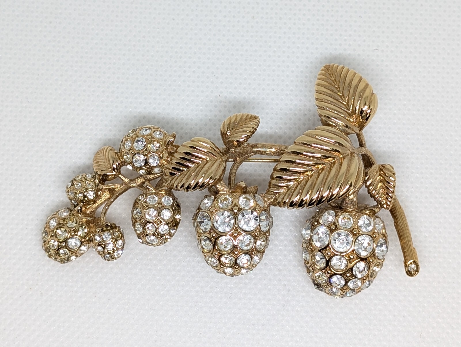 Swarovski Crystal Strawberry Vine Brooch 7.5cm Vintage