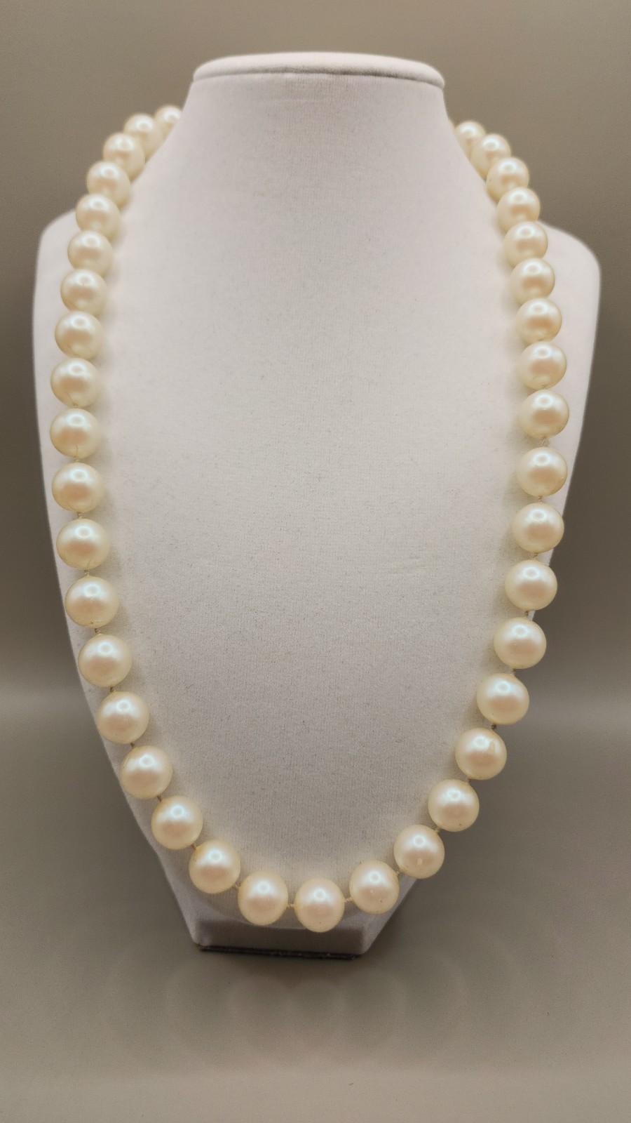 Vintage Japan Faux Pearl Necklace 23″ Acrylic Lucite Mid Century J Hook Clasp