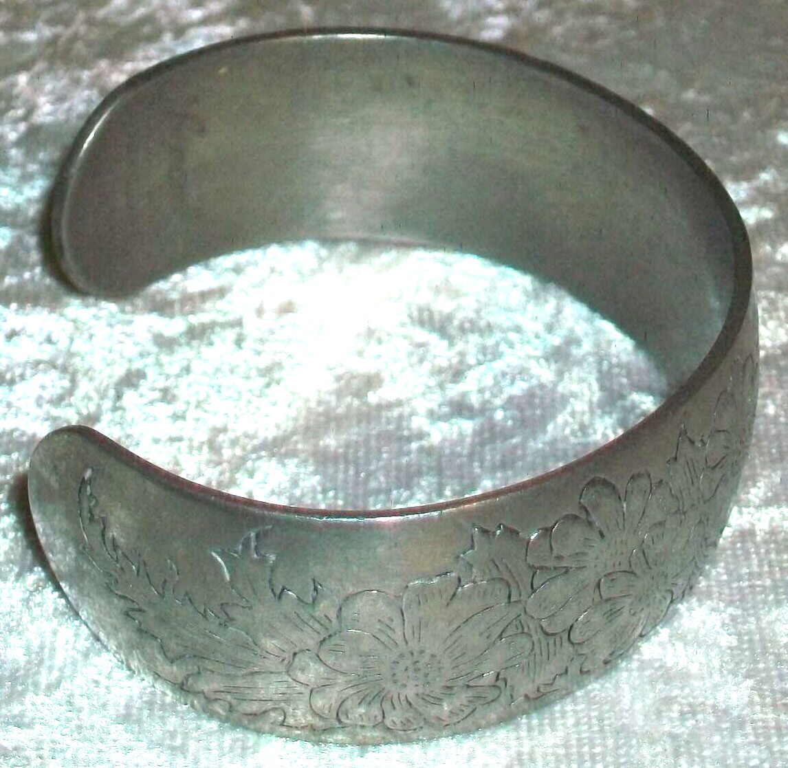 Vintage Leonard of Bolivia Hand Etched Genuine Pewter Aster Floral Cuff Bracelet