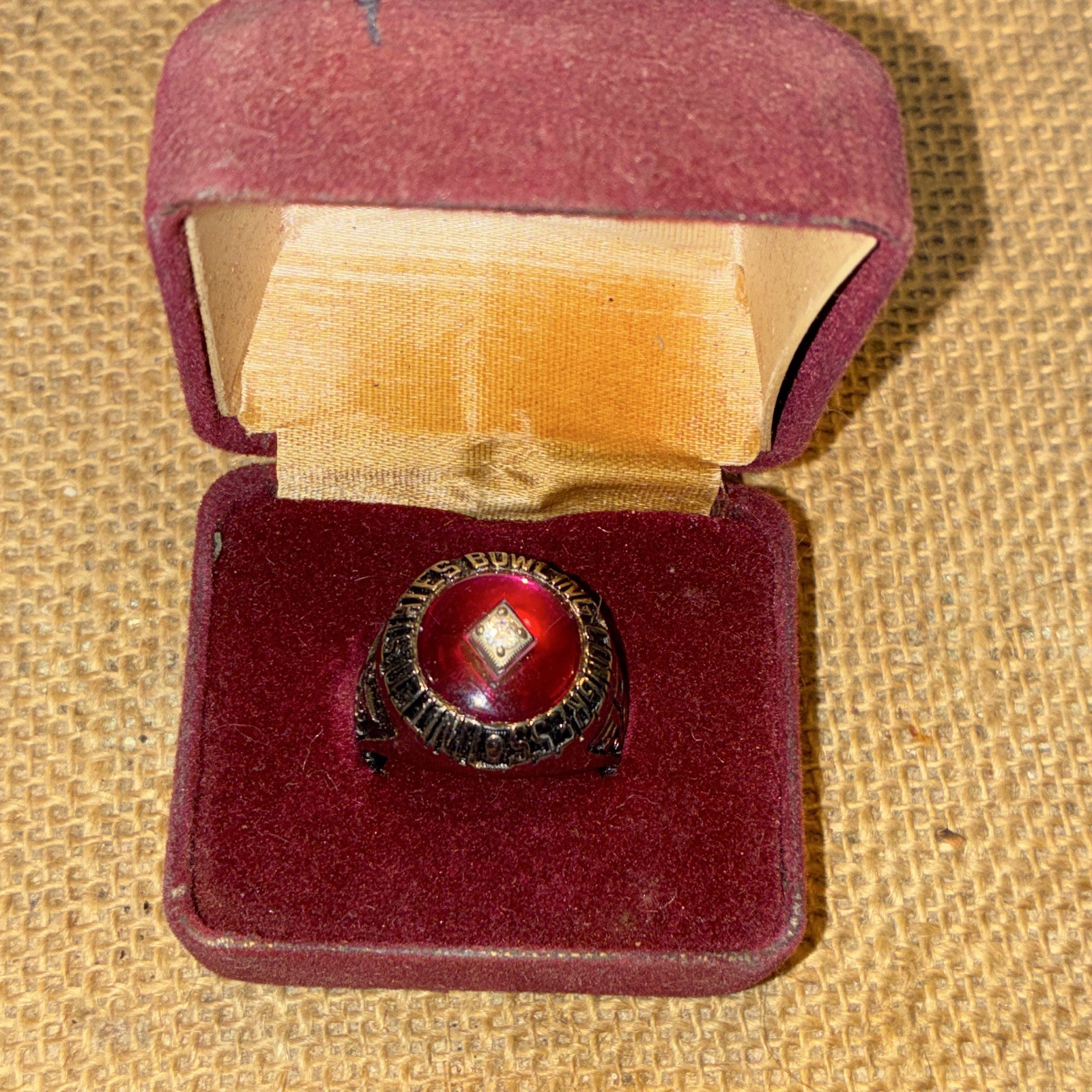 Men’s 300 game bowling Signet Ring Silver Tone Red Round Stone Ring Size 8.25
