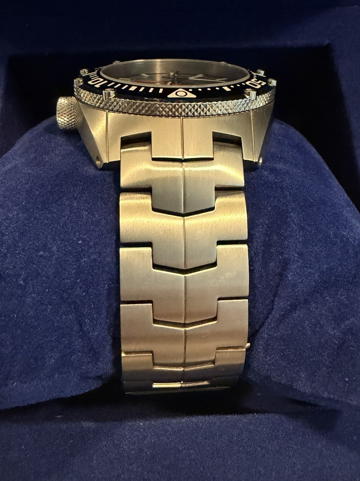 Aragon Virtuoso Titanium Miyota 9015 Men’s Automatic Watch 44mm A698BLK MOP NE57