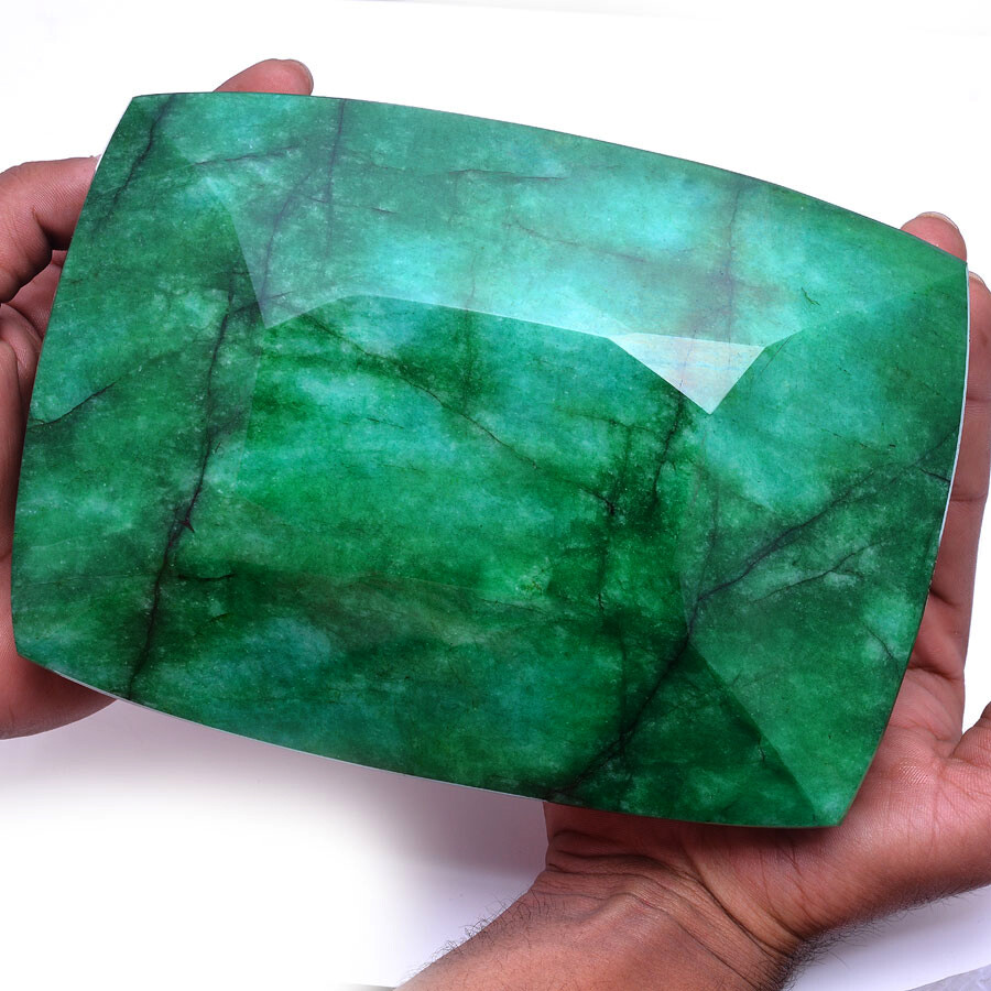 4.50 Kilo+ ( 22820 Cts) Certified Natural Emerald Biggest Museum Size Gemstone