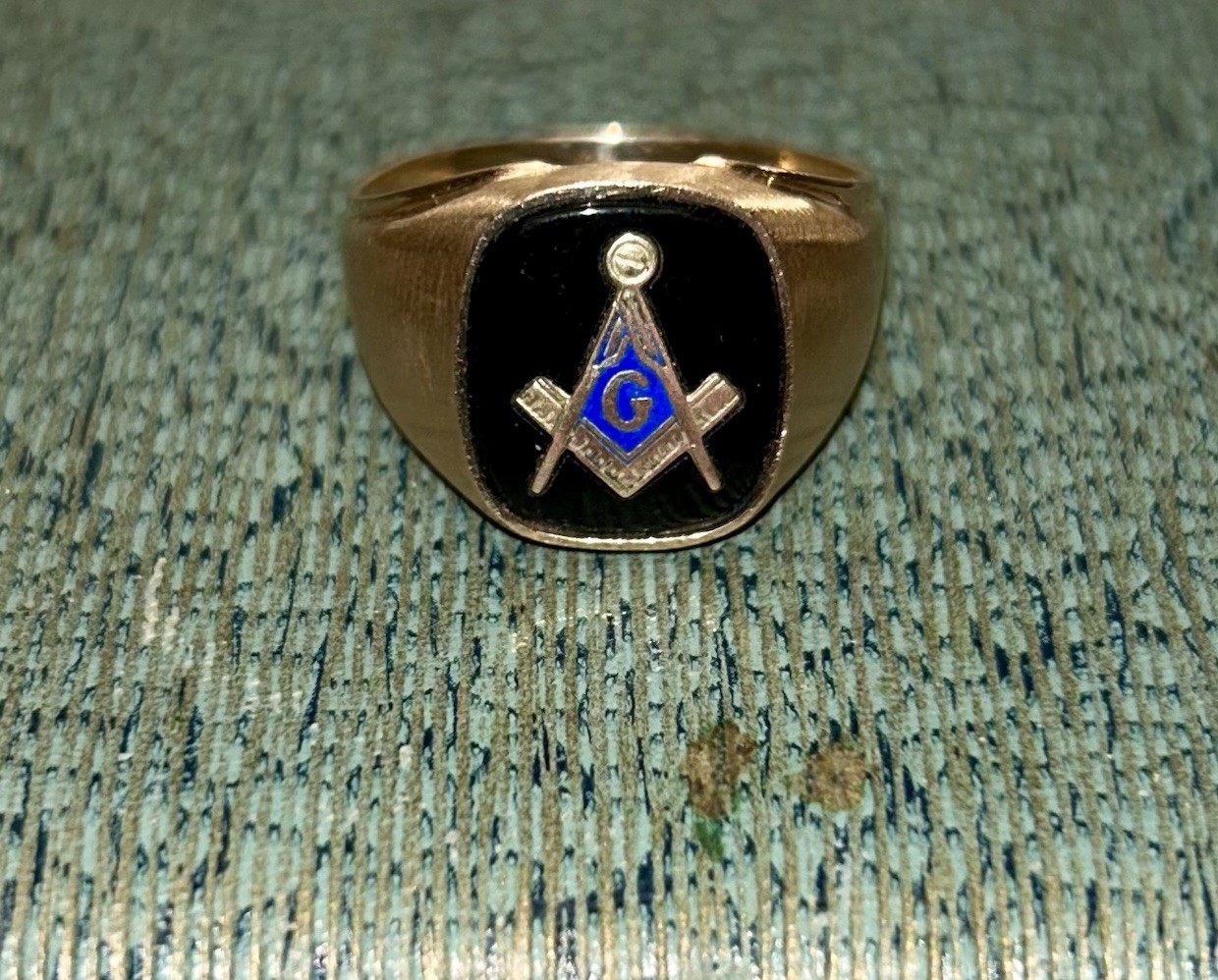 10K GOLD MASONIC RING, 5.5 GRAMS, SIZE 11.5 Beautiful Vintage Ring Stamped