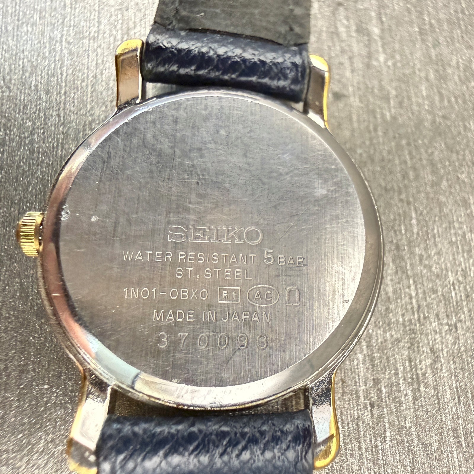 Seiko Watch Women 23mm White Dial Two Tone Round 1N01-0BX0 Vintage New Battery