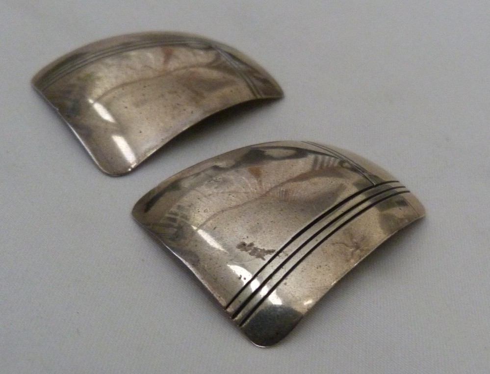 1 5/8″ LONG VINTAGE MARIAN NEZ NAVAJO NATIVE AMERICAN STERLING SILVER EARRINGS