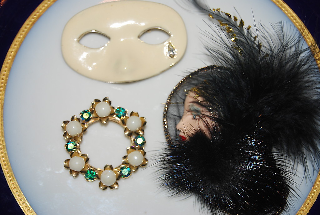 WONDERFUL VINTAGE SET OF THREE ASSORTED PINS OR BROOCHES AS PER PICTURES # M-026