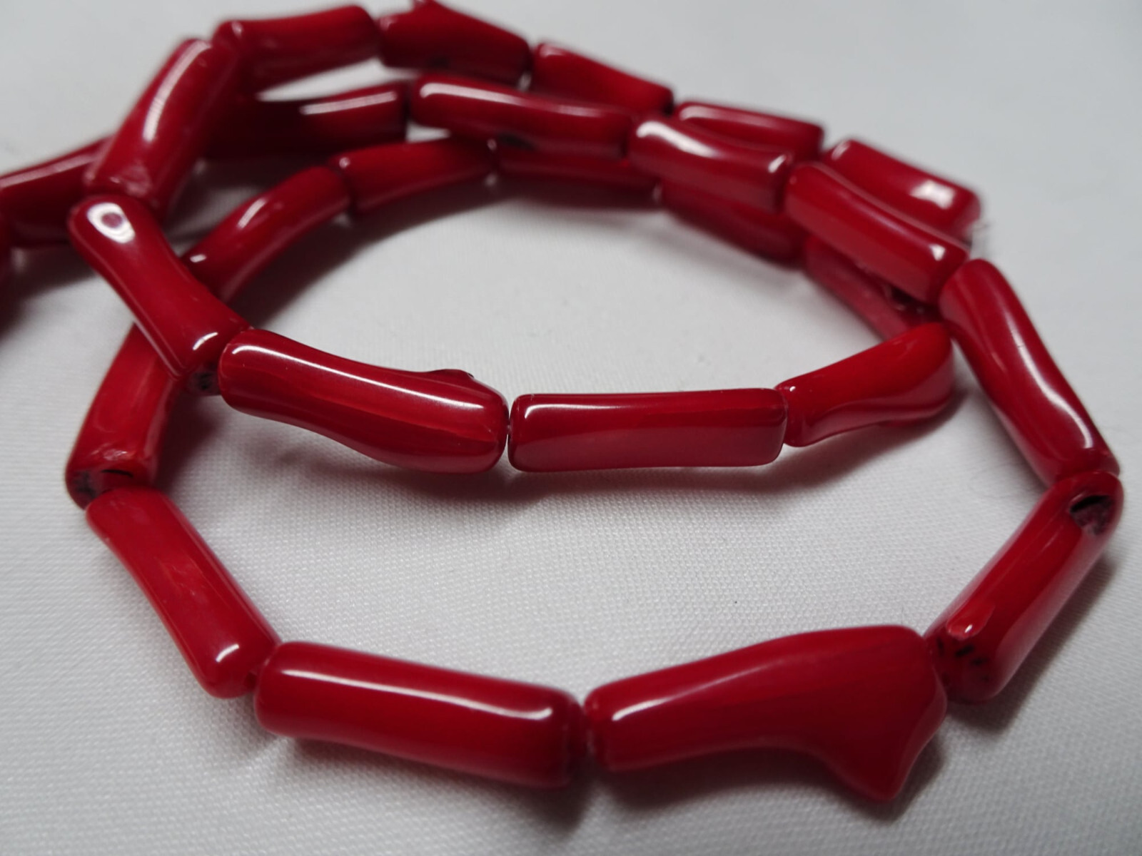 16 1/2″ Strand Red Coral Small Branch 14-18mm Long Beads A195 DNG