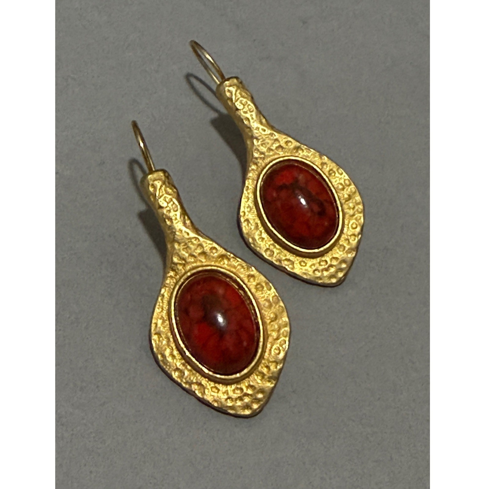 Robert Rose Hammered Gold Tone Marbled Red Cabochon Drop Earrings Womens