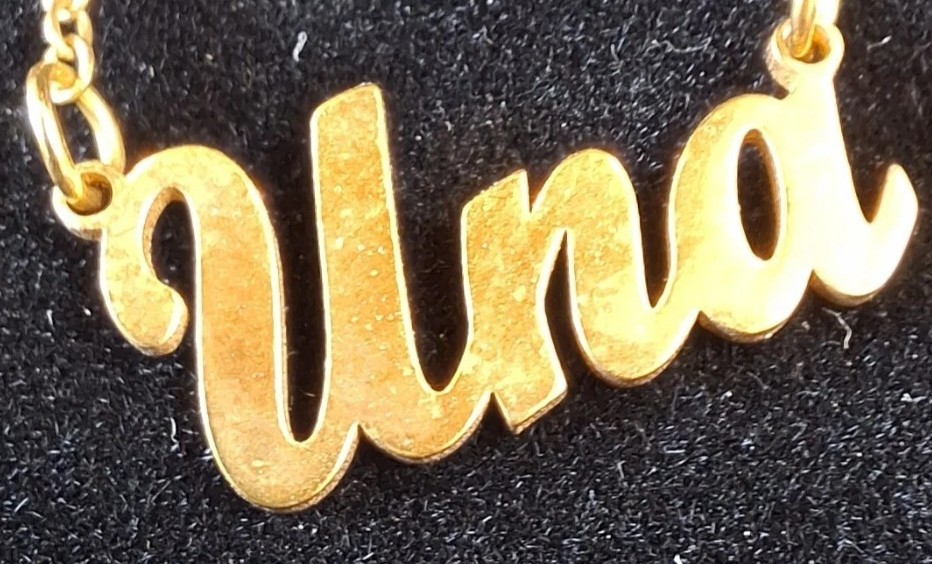 UNA Pendant Necklace