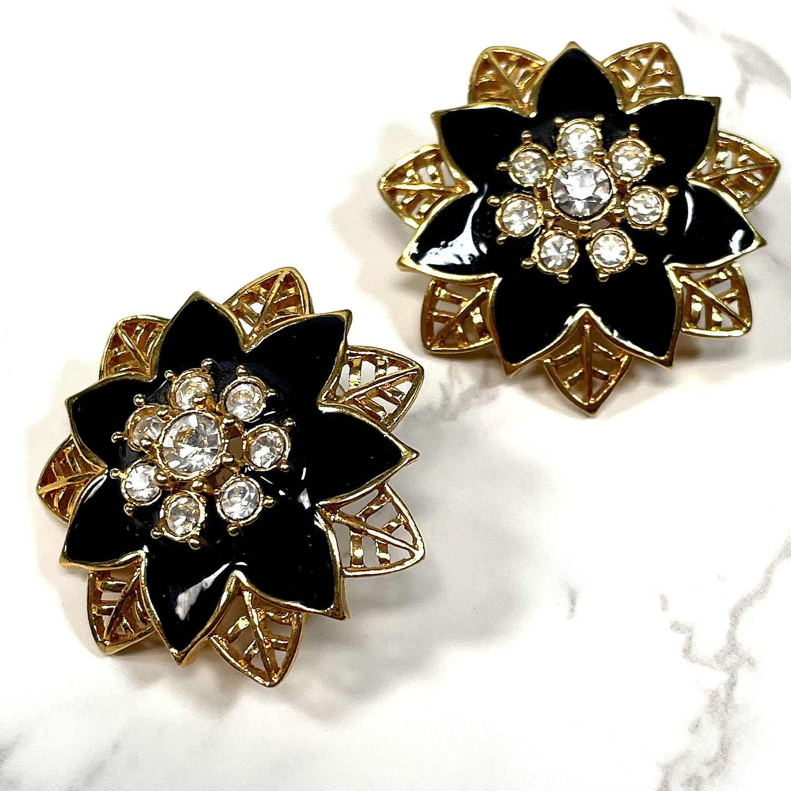 Vintage Oscar de la Renta Signed O Logo Gold Black Enamel Flower Post Earrings