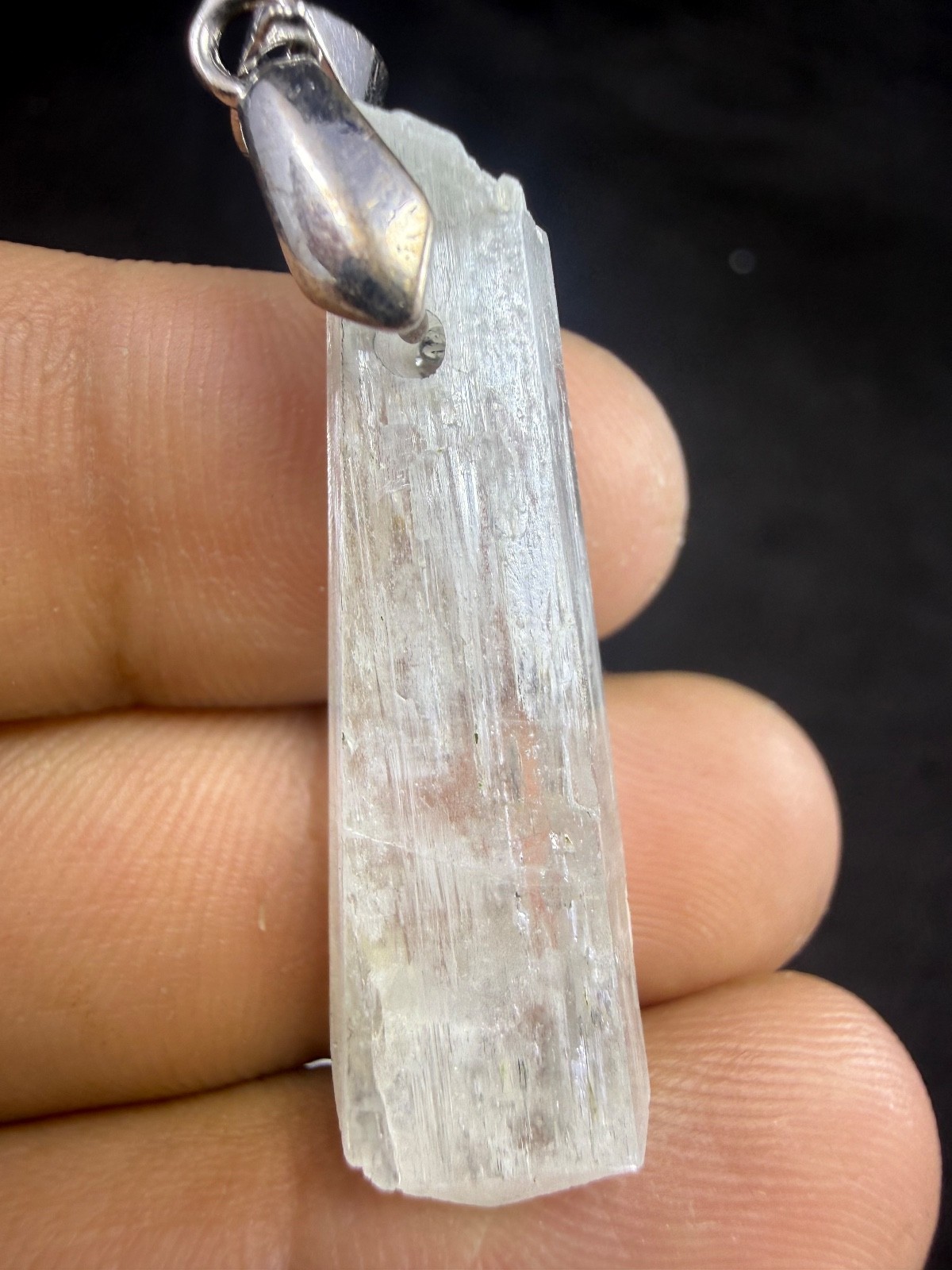 24pcs Natural Kunzite Crystal Point Pendants Bulk Lot Raw Spodumene Stick 114g