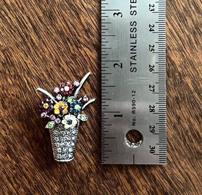 Cliche Albania — Jeweled brooches – set of 2