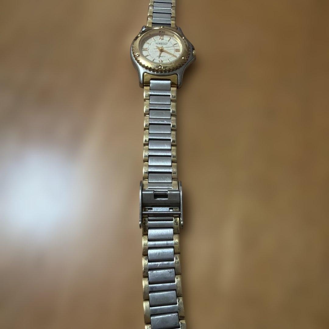 Aureole Quartz Silver Dial Wristwatch