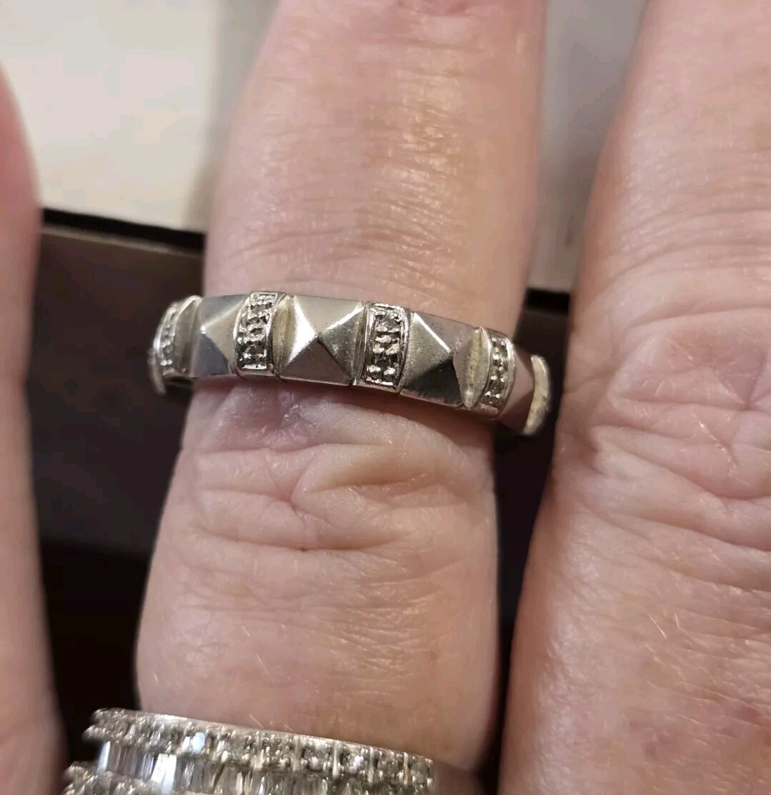 Ross Simons Sterling silver Thick Diamond Band Ring EA