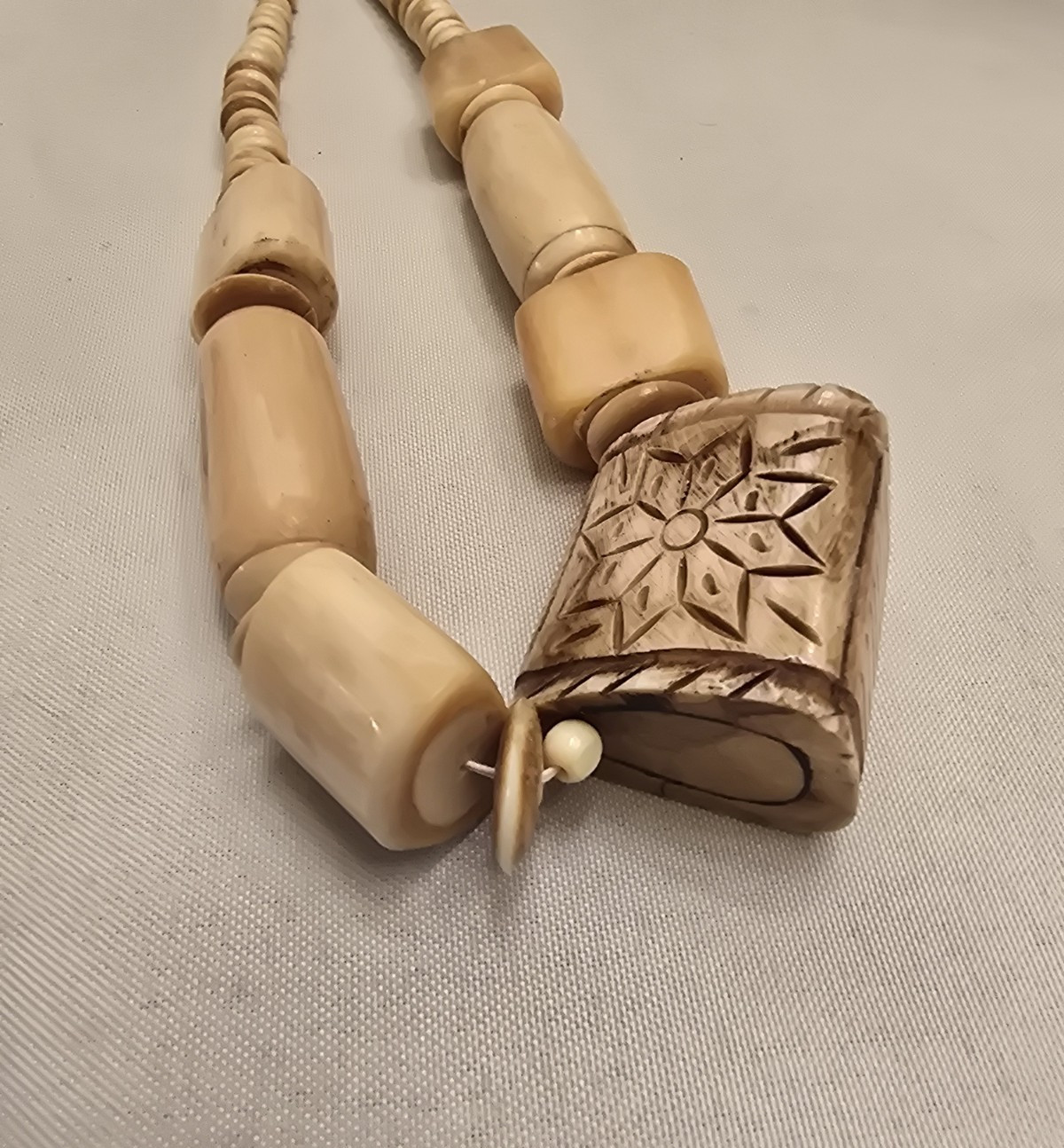Vintage Kenya Hand-Carved Beaded Tribal Boho Necklace with Large Pendant 22″
