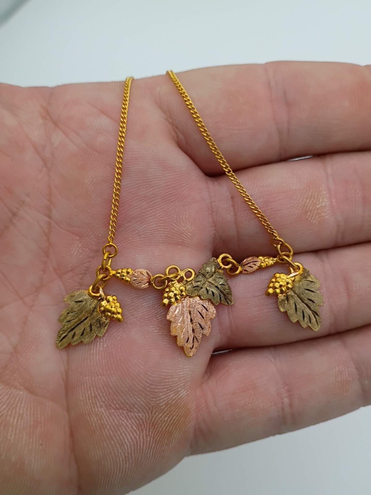 Black Hills Gold Classic 10k Three Section Pendant Leaves 12k GF Necklace 15.5″