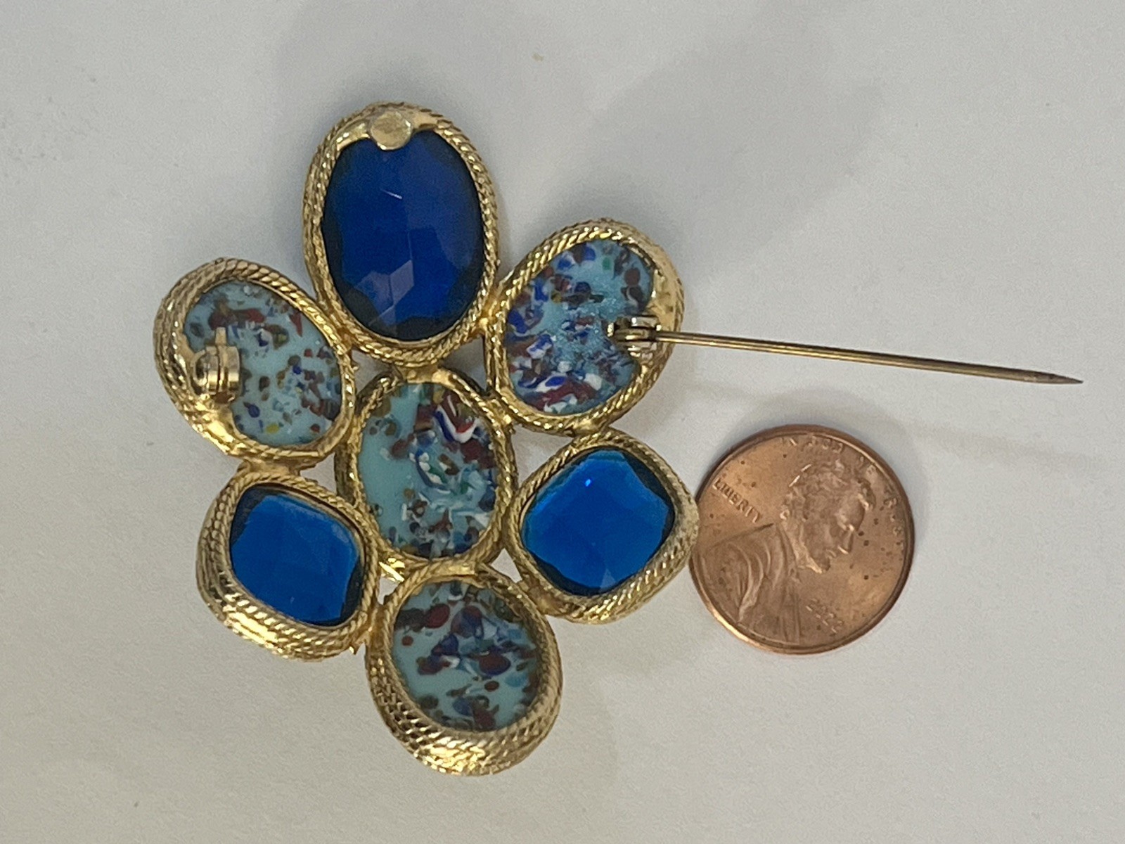 Domed Cabochon Brooch Swirled Speckled Glass Vintage Not Signed Estate Jewelry