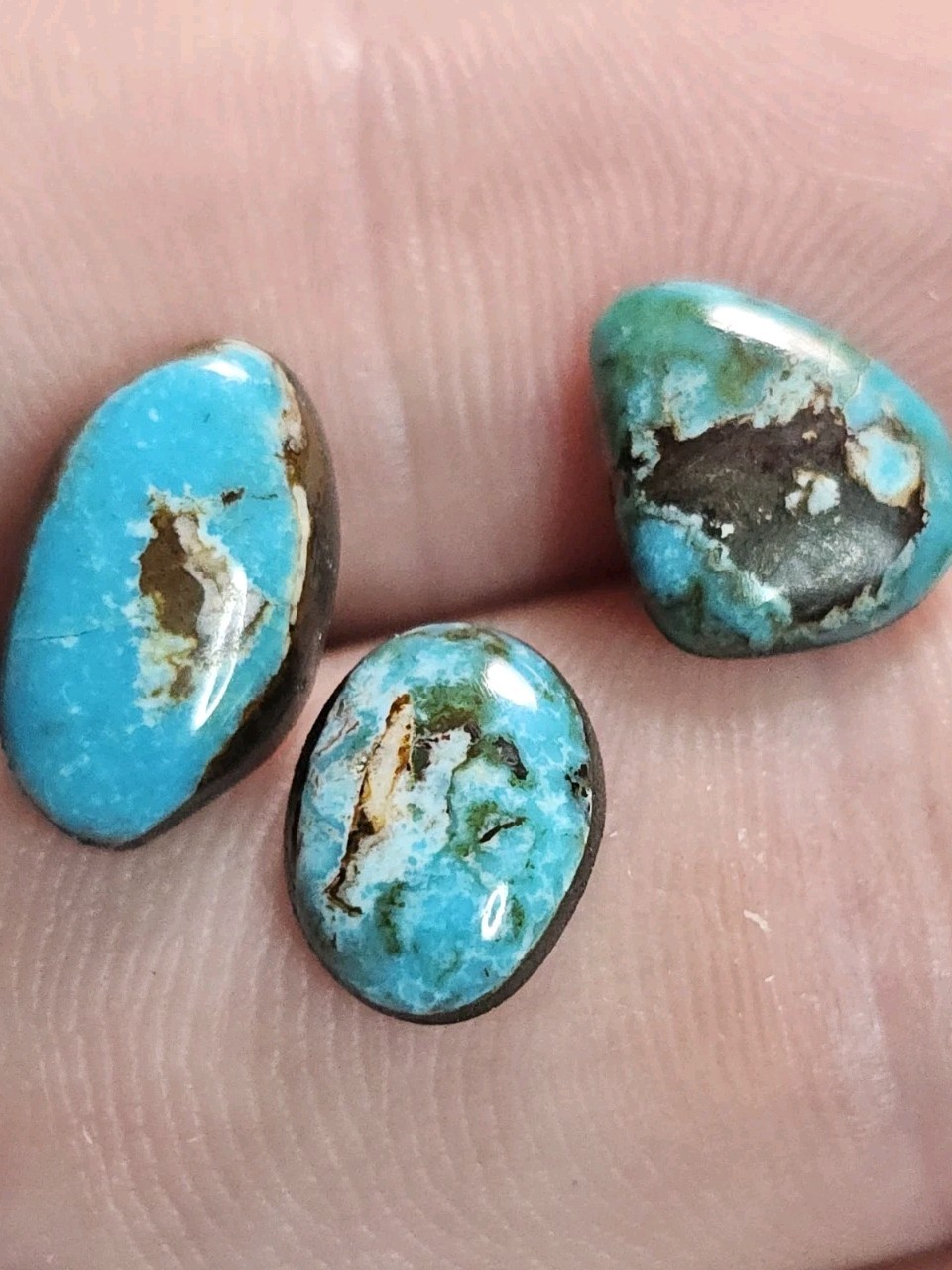 Beautiful Carico Lake Turquoise Robin Egg Blue Cab Lot. 8.05ct. Vintage Natural