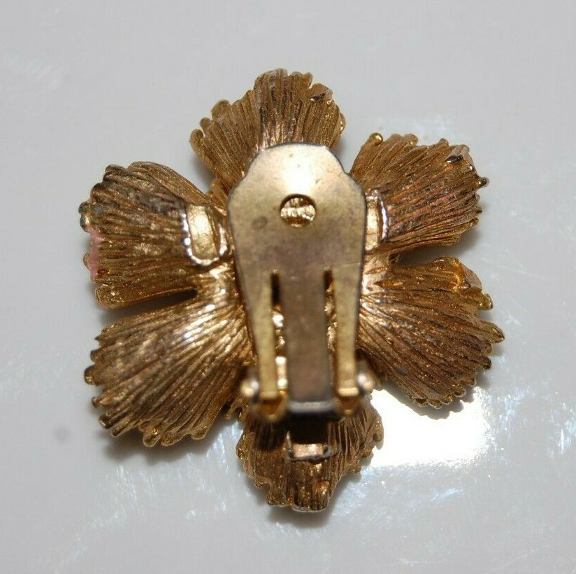 VTG MCM COUTURE GOLDEN FLOWING RIBBON FLOWER & RHINESTONE ACCENTS CLIP EARRINGS