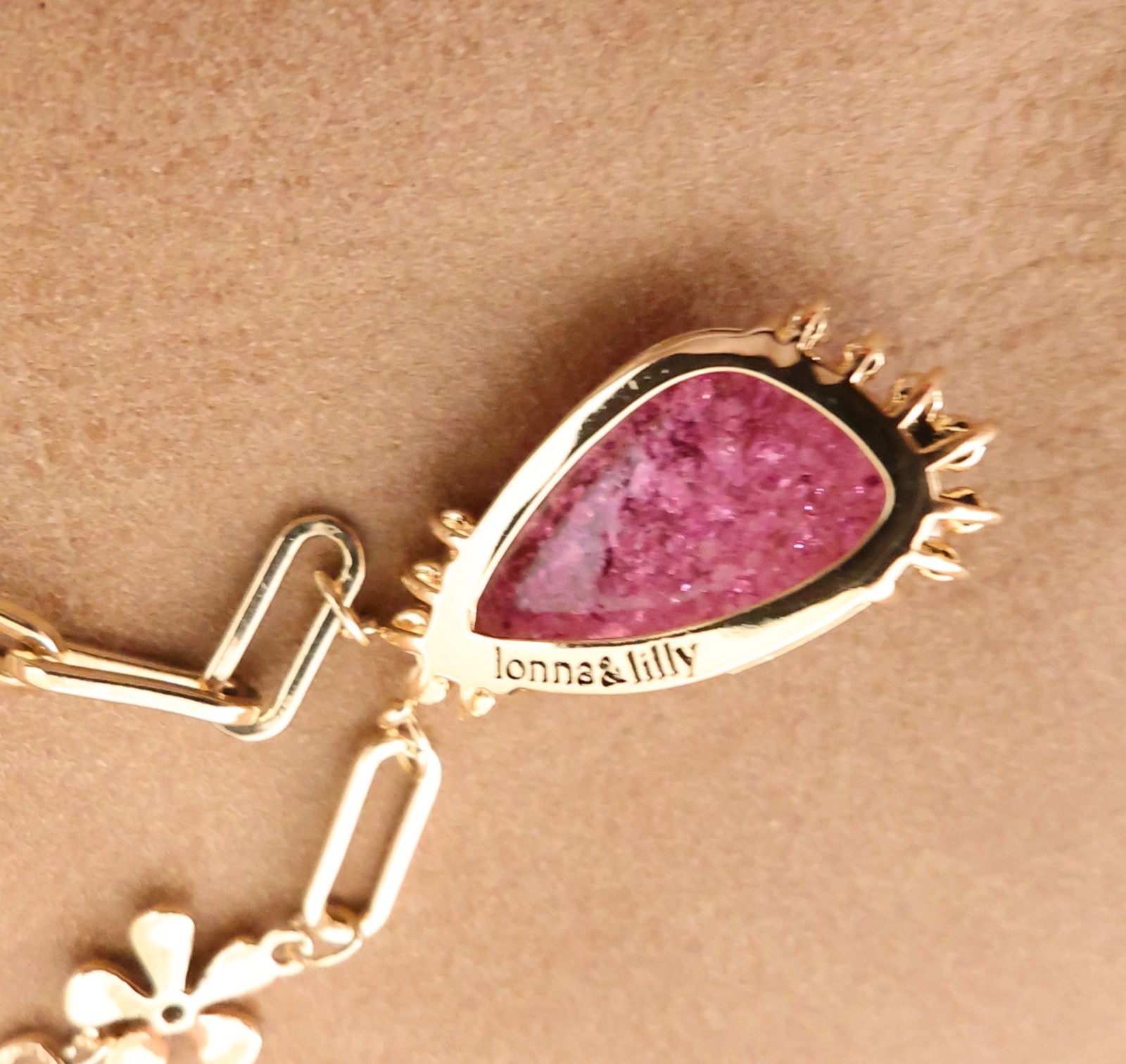Pink necklaces lot 2 pieces 1 lonna & lilly signed teardrop pendant 1 unbranded