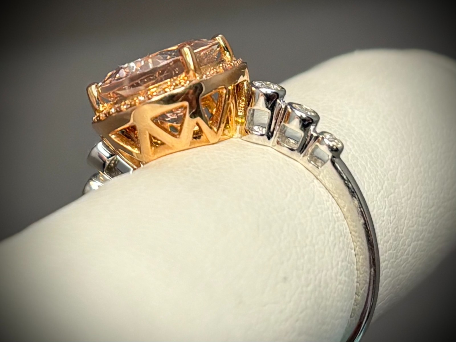 Effy 14K Gold Morganite Diamond Ring 3.20CT Morganite .27CTW Diamond SIZE 7