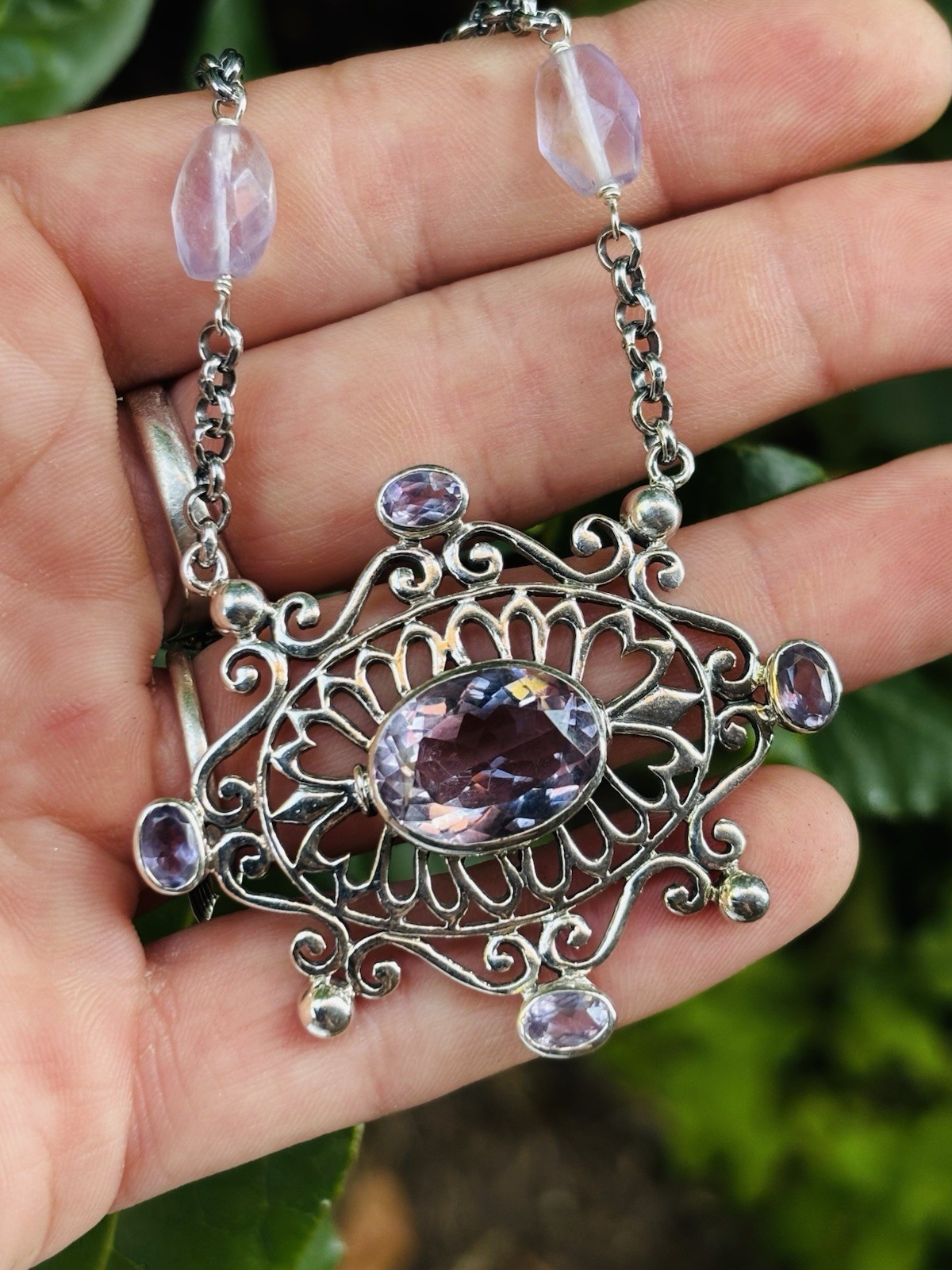 Doung Paulus India massive silver necklace with amethysts 26.45 grams