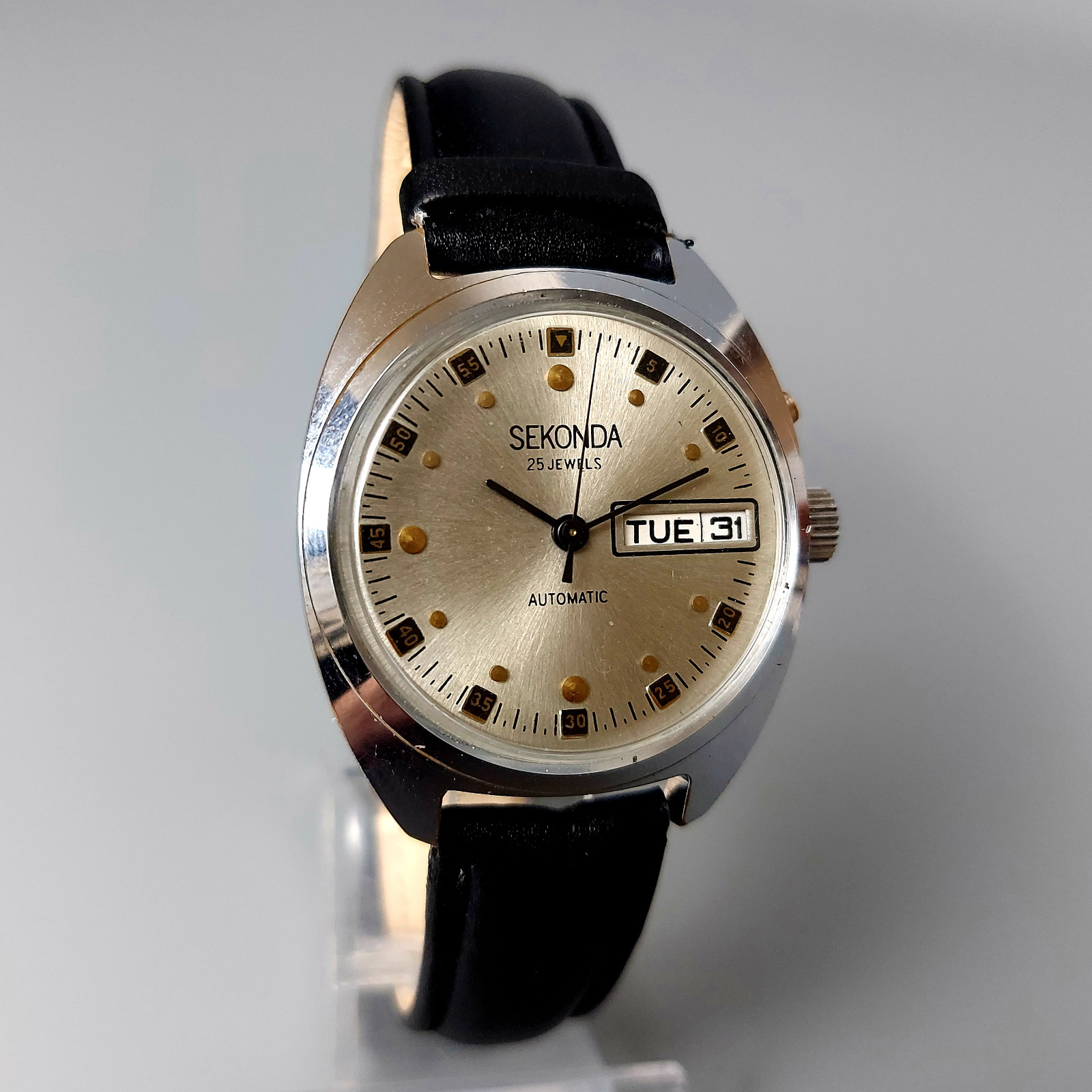 Vintage Men’s Watch Sekonda Automatic Soviet Wristwatch 25 Jewels Serviced