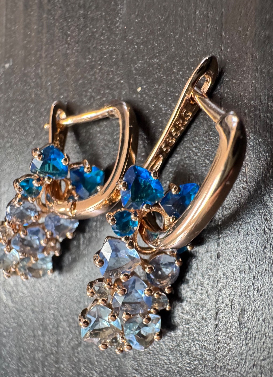 585 14K RG Rose Gold Stamped Allure Ombré Ocean Blue Stud Earrings