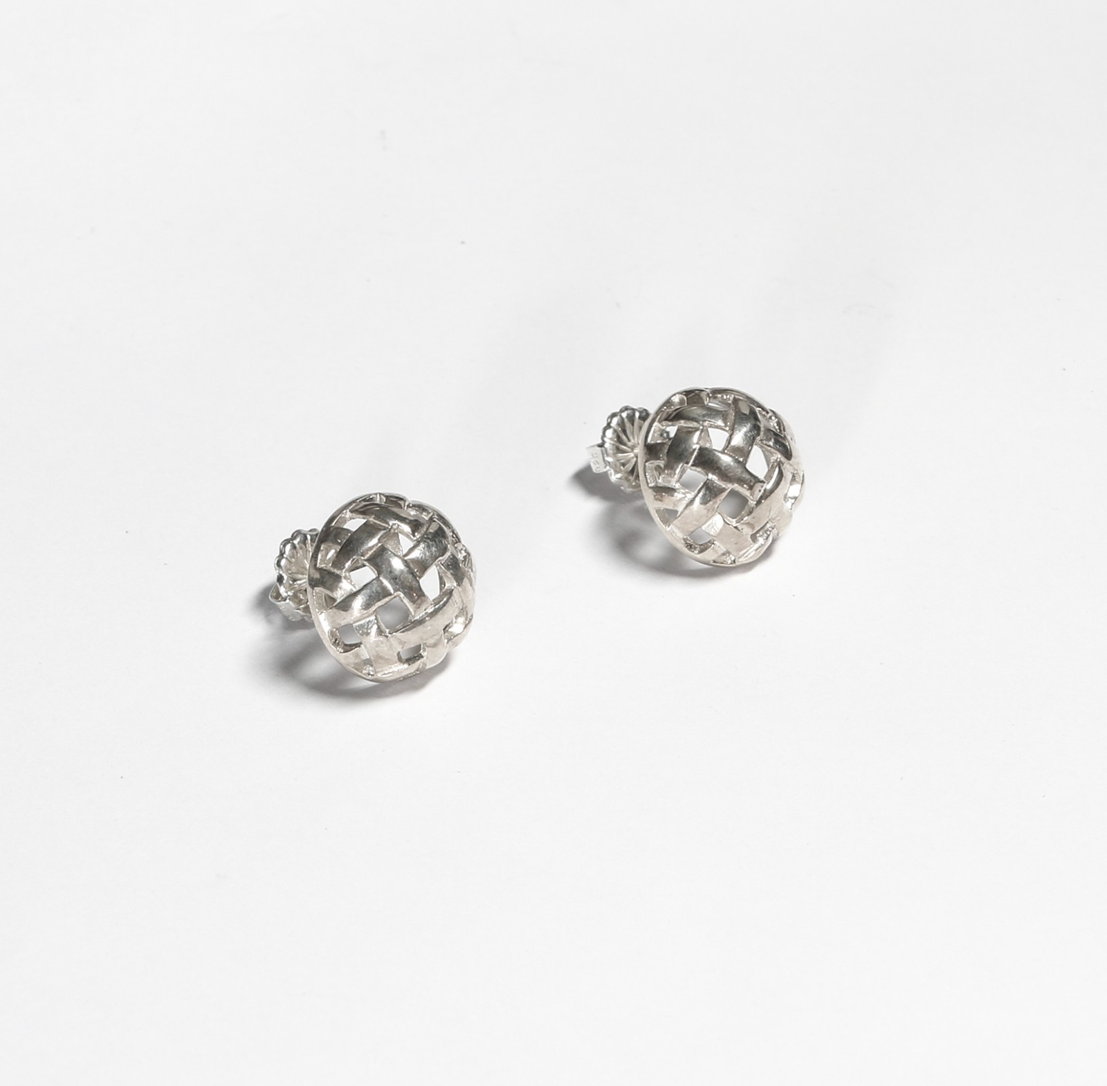 Estate Sterling Silver 13.4mm Basket Weave Button Style Pierced Earrings 4.15g