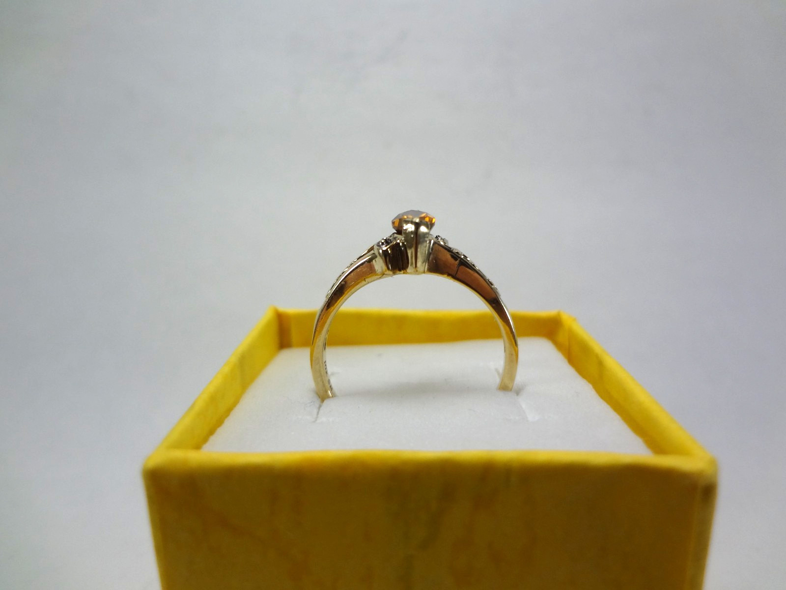 10K SOLID GOLD MADEIRA CITRINE AND DIAMOND RING – 2.36 GRAMS – SIZE 6.75 – F45
