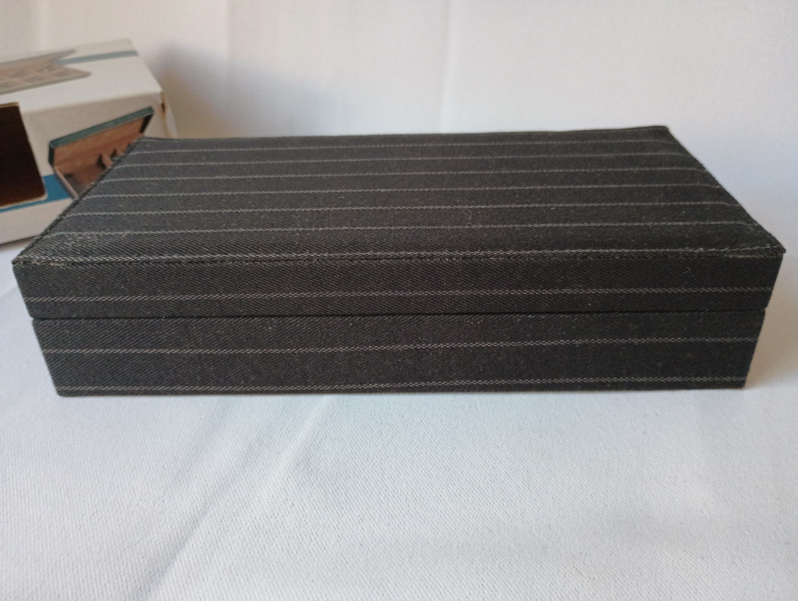 Perry Ellis Portfolio NEW Jewelry Ring Cufflink Felt Lined Storage Box Pinstripe