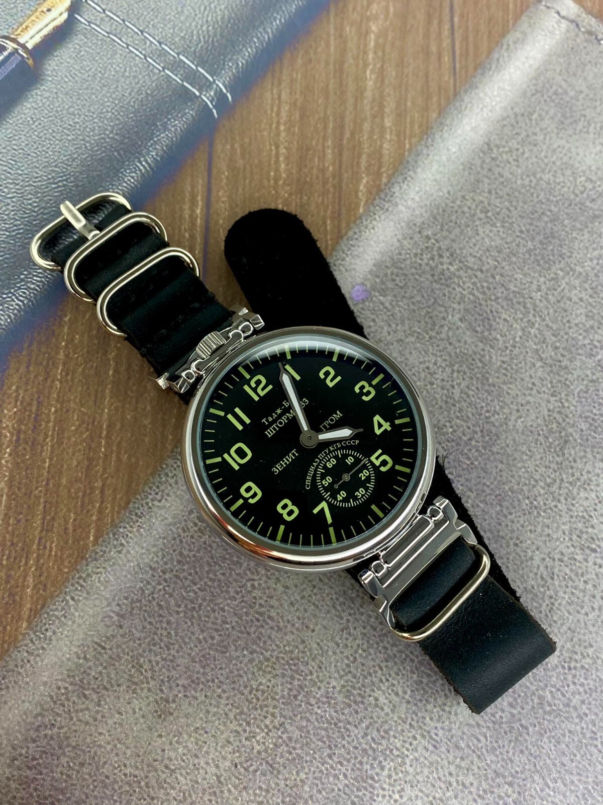 Watch Molniya Mechanical Vintage Soviet Molnija Russian 3602 Dial Wrist Man USSR