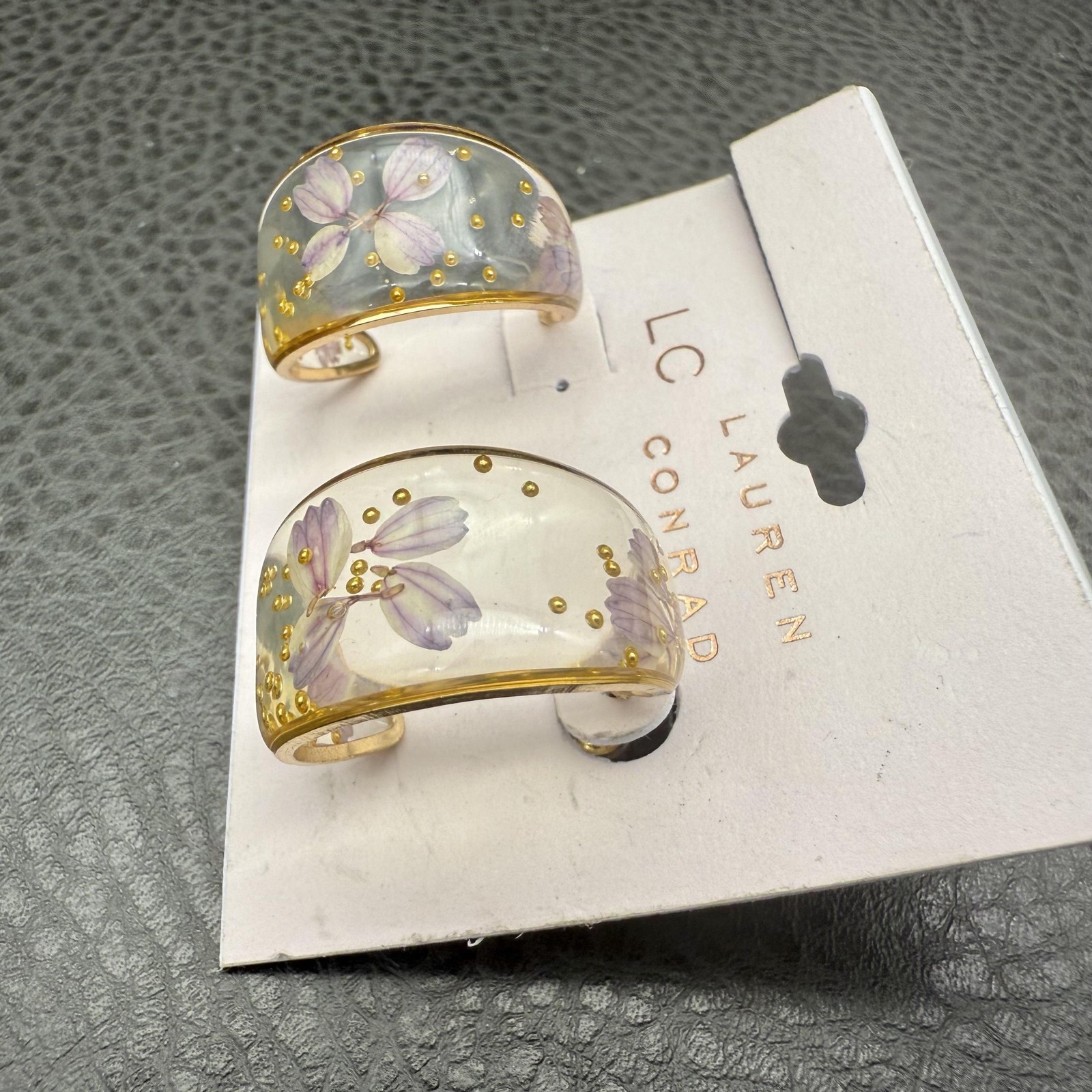 Lauren Conrad Earrings Wide Resin Flower Hoop Purple Gold Tone Petal Accents 1″