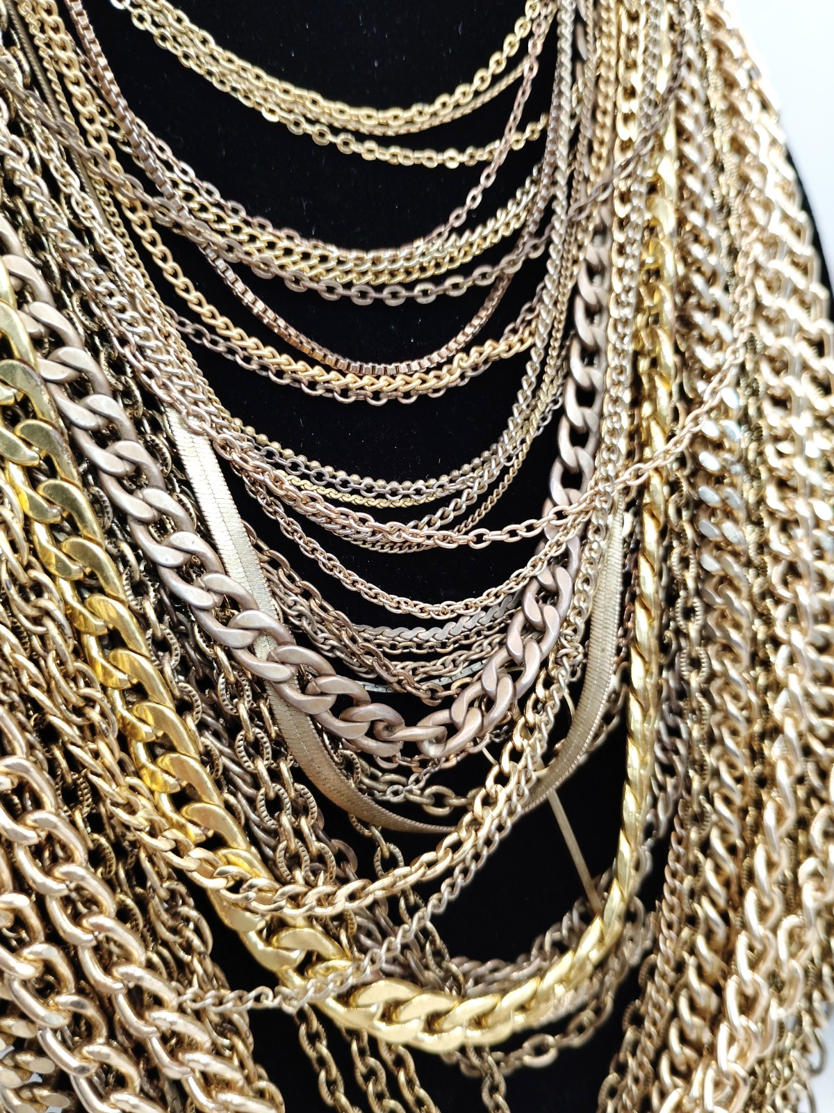 119 Pcs – Gold/Silver/Black Toned Chain Necklaces/Bracelets/Anklets 1.88lbs #685