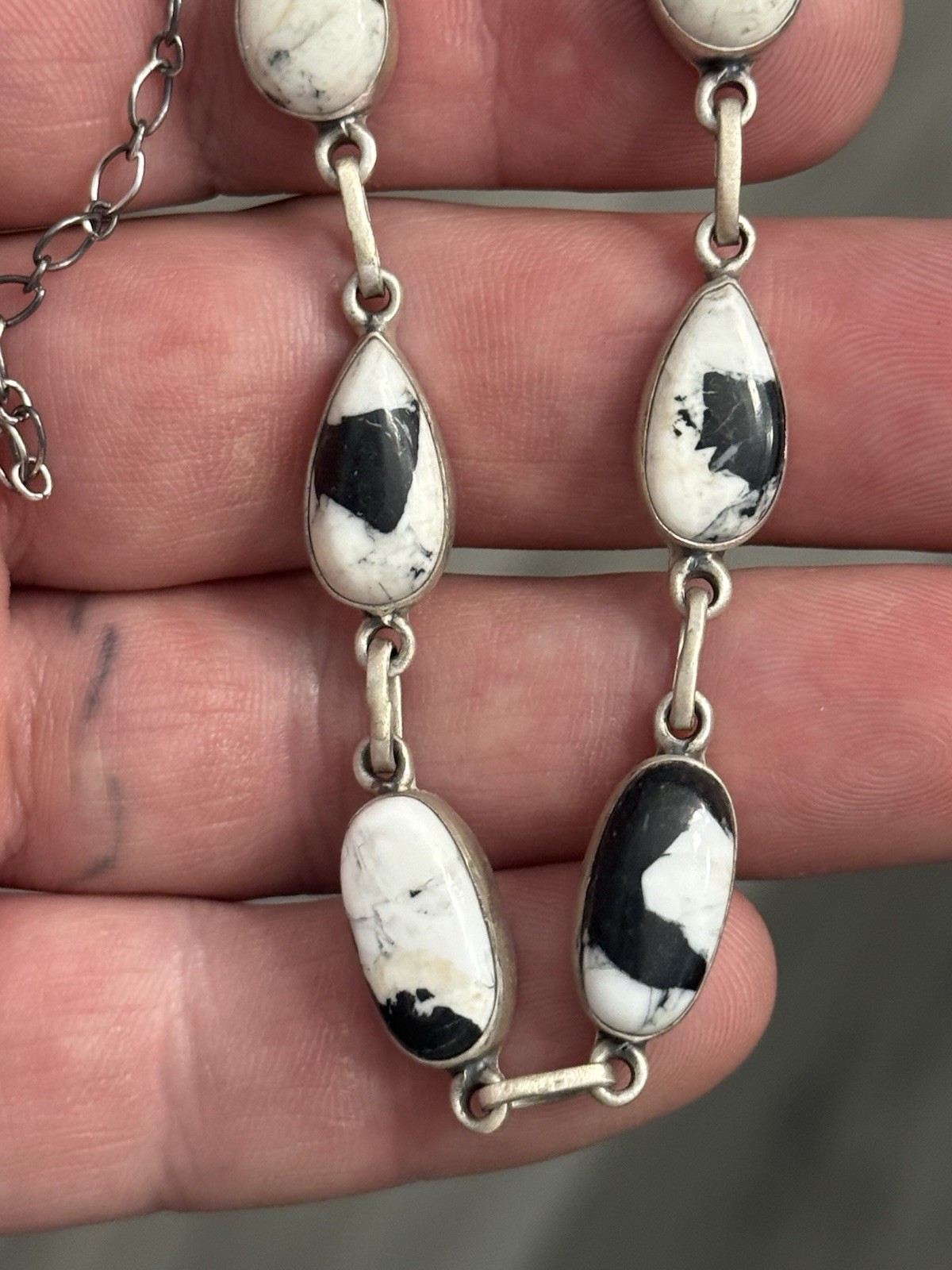 STERLING SILVER WHITE BUFFALO 6 STONE STATION CHOKER BAR MIX SHAPE NECKLACE .925