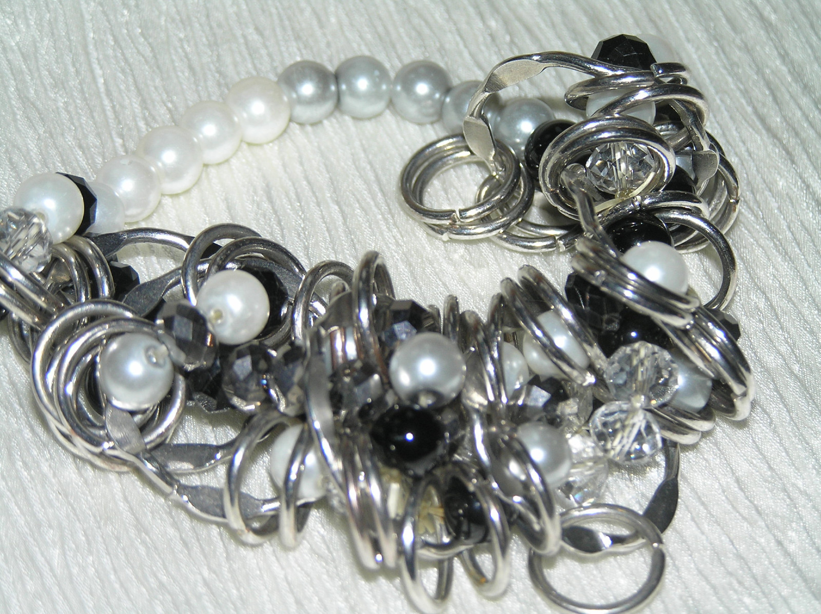 Estate Black Gray & White Bead with Open Silvertone Metal Open Circles Stretch