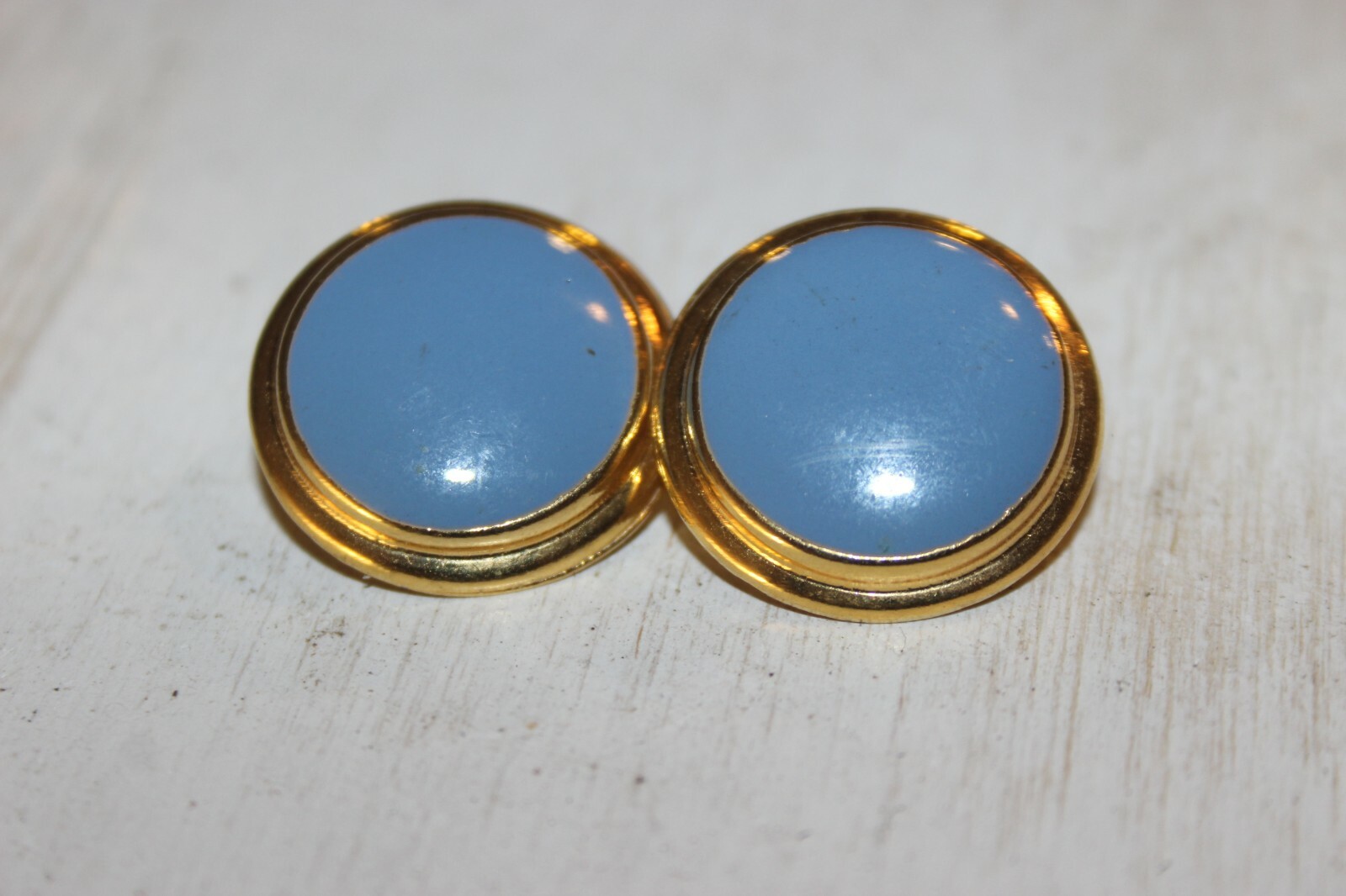 Vintage Small Enamel Blue Periwinkle Button Gold Pierce Earrings Light Weight