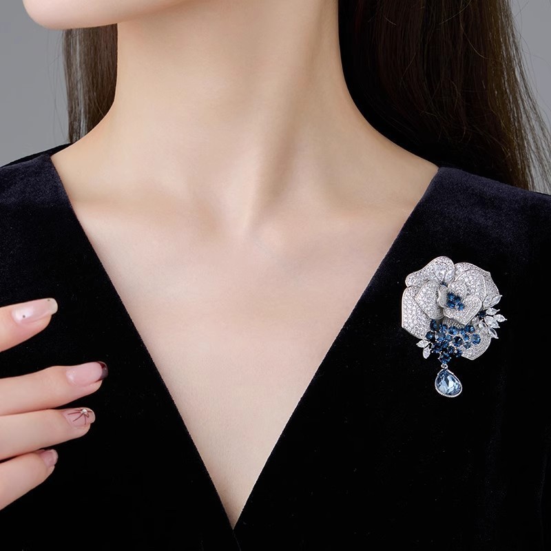 Women Rose Flower Brooch Blue Crystal Rhinestone Pin Elegant Floral Pendant Jewe