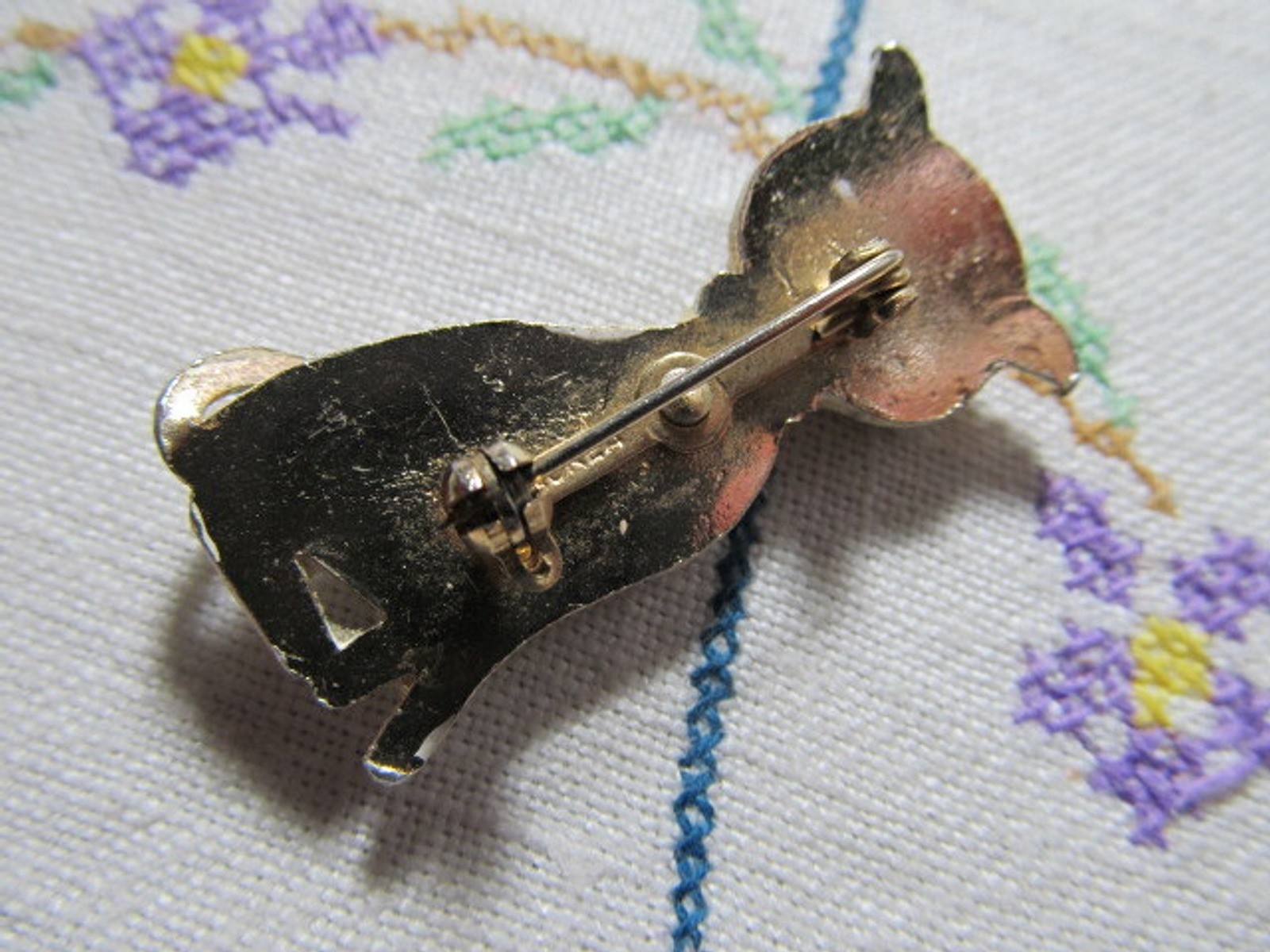 Vintage Powder Coated Enamel Cat w/ Beaded Red Eyes PIN marked Korea